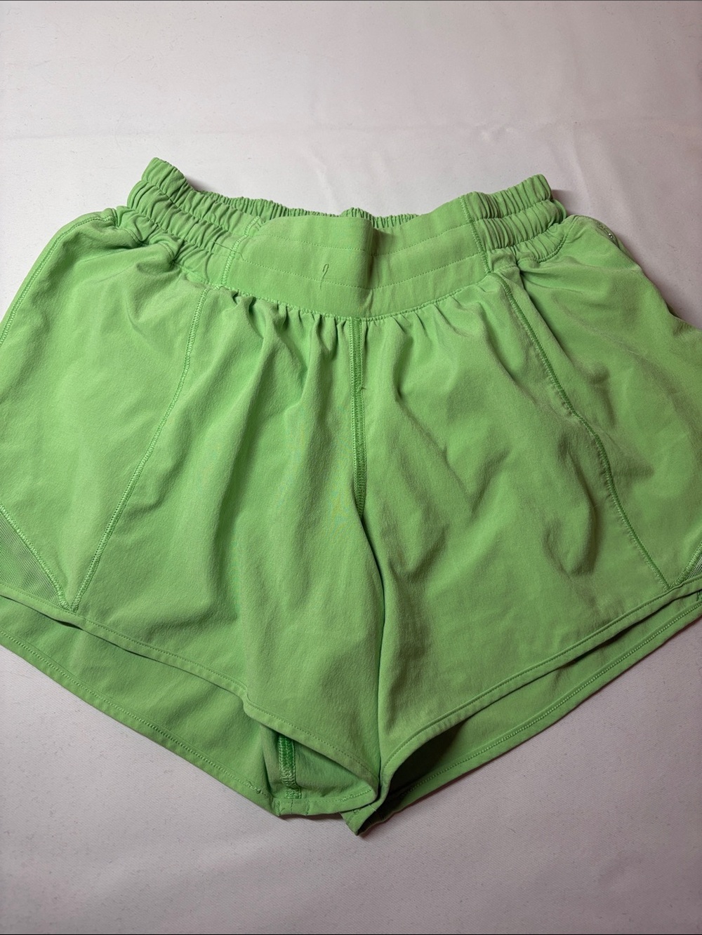 Lululemon Green Poly/Elastane Hotty Hot Short Size 4
